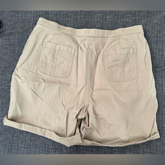 🍉Westbound shorts 18 EUC tan 97% cotton 3% spandex stretchy big front pockets - Picture 2 of 6